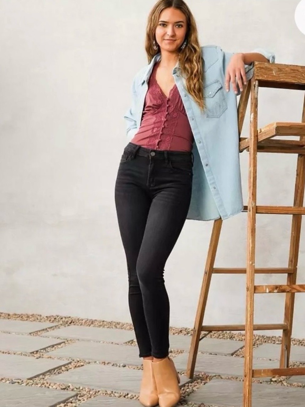 NWT Hidden Black 5 Pocket Ankle Split High Waisted Skinny Jeans. Size 29